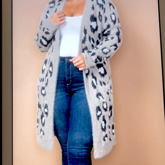 Animal Print Sweater - Picture 3 of 5